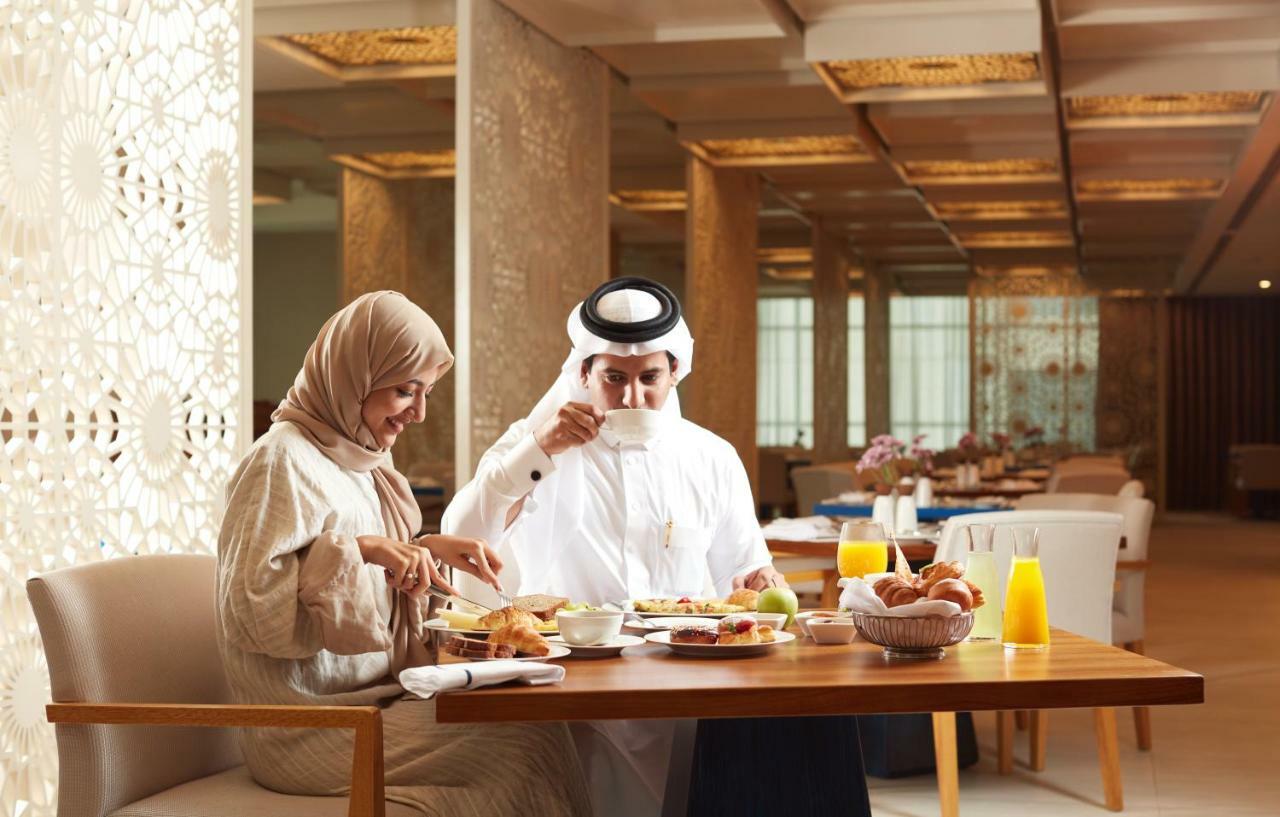 Hotel Tilal Jabal Al Kabah Mekka Exteriér fotografie A couple from the United Arab Emirates